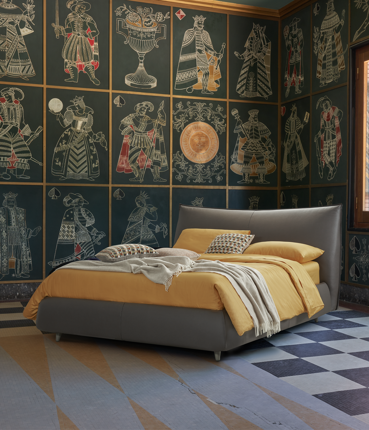 letto di design dorelan con testiera imbottita. letto pelle testa di moro.