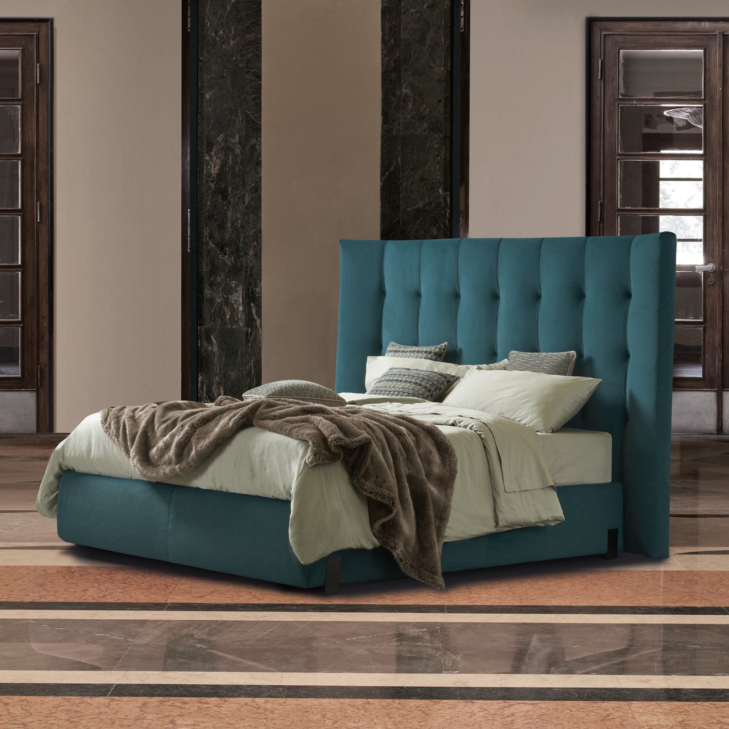 letto intramontabile elegante con testiera grande color ottanio